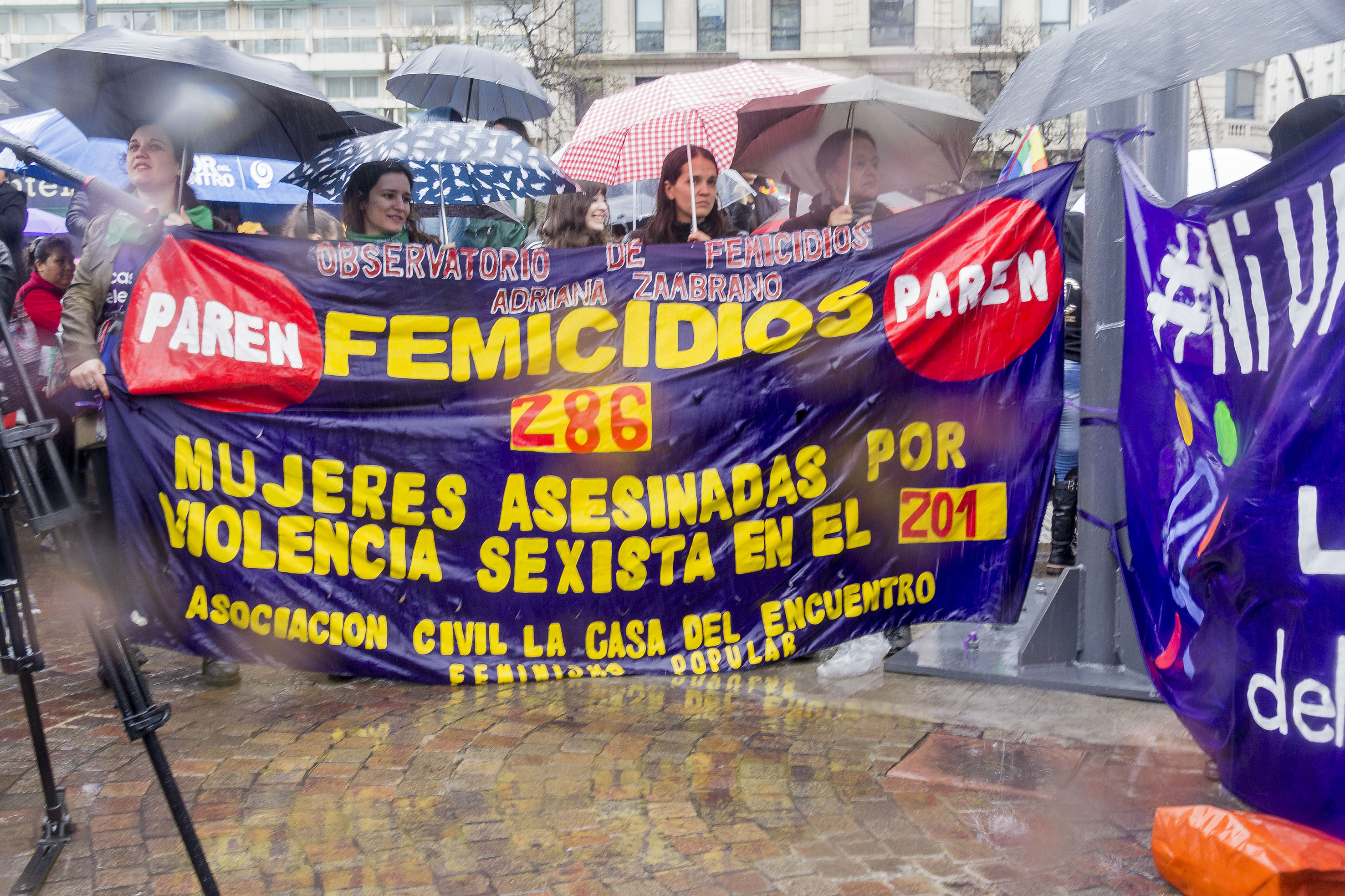 #NosotrasParamos: Marcha contra la violencia de género en Argentina