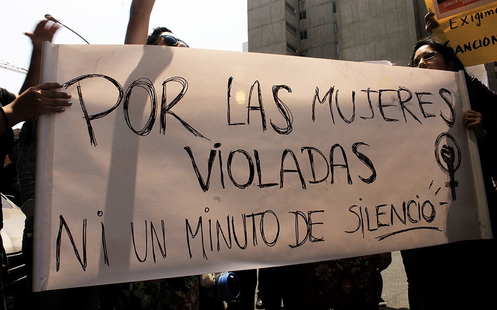 Perú, país de violadores: plantón frente al INEI
