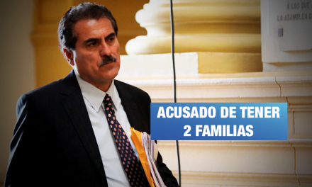 Gagó es acusado de no inscribir en Reniec a su hija para frustar demanda de divorcio