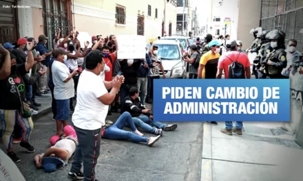 Trabajadores azucareros de Agro Pucalá continúan protestas por falta de pagos